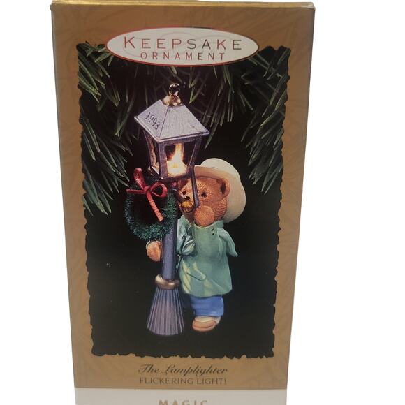 1993 Hallmark Keepsake The Lamplighter Flickering Light Ornament Collectible - Picture 2 of 16